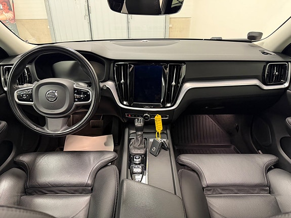 Volvo V60 Cross Country 12 of 27