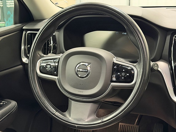 Volvo V60 Cross Country 13 of 27