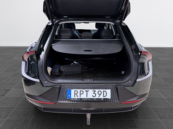 Kia EV6 8 of 19