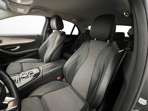 Mercedes-Benz E220 12 of 30