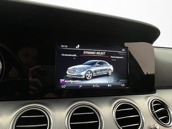 Mercedes-Benz E220 29 of 30
