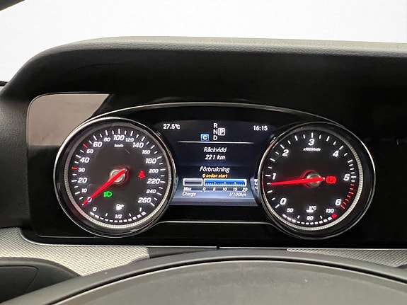 Mercedes-Benz E220 21 of 30
