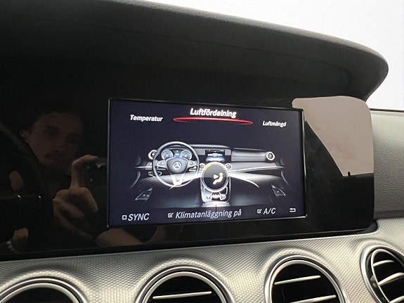 Mercedes-Benz E220 25 of 30