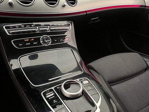 Mercedes-Benz E220 22 of 30