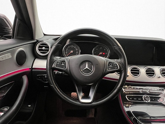 Mercedes-Benz E220 14 of 30