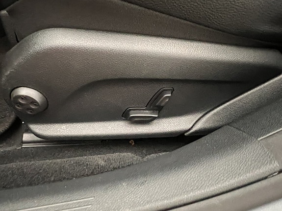 Mercedes-Benz E220 18 of 30