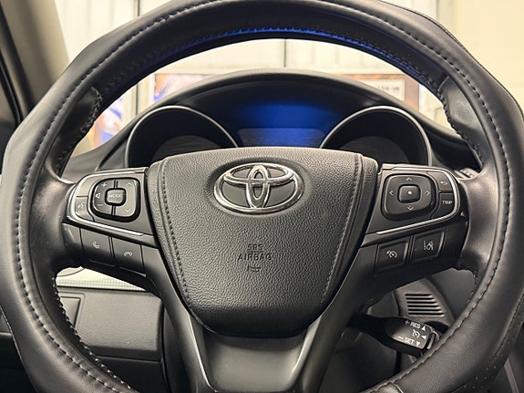 Toyota Avensis 12 of 25