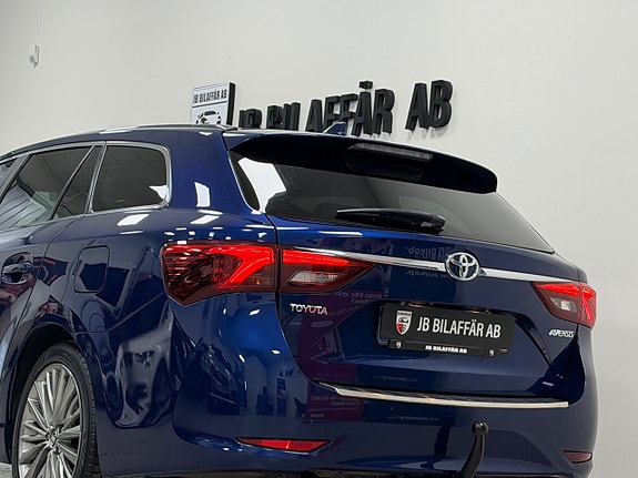 Toyota Avensis 25 of 25
