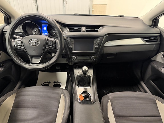 Toyota Avensis 11 of 25