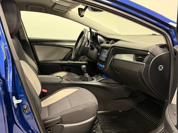 Toyota Avensis 23 of 25