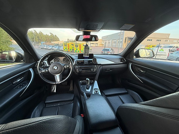 BMW 330d 5 of 5