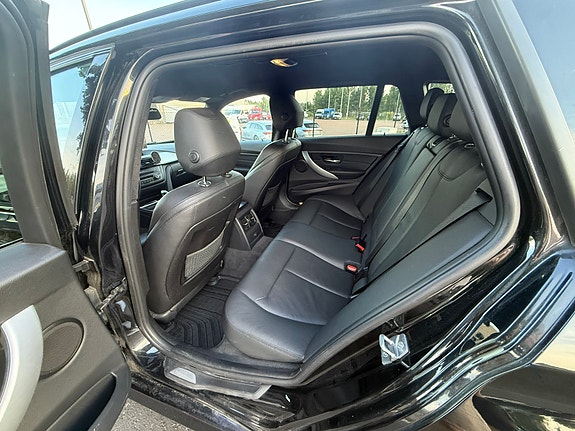 BMW 330d 6 of 7