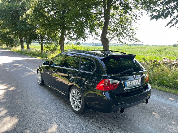 BMW 335d 2 of 5