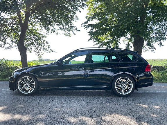 BMW 335d 3 of 5