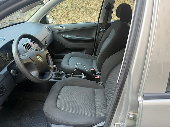 Skoda Fabia 5 of 5