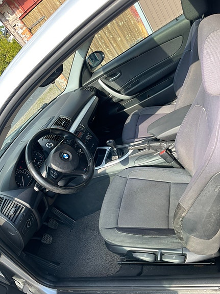 BMW 120i 7 of 8