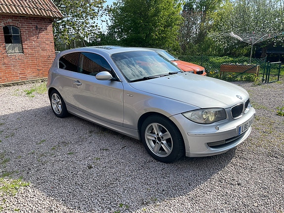BMW 120i 6 of 8