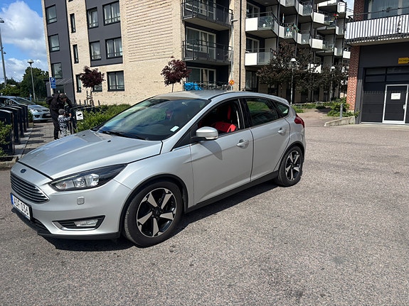 Ford Focus 2 of 14
