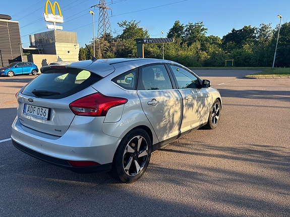 Ford Focus 5 of 14