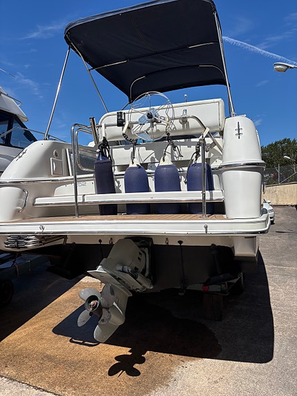Cris Craft 252 med extra drivlina säljes. 4 of 5