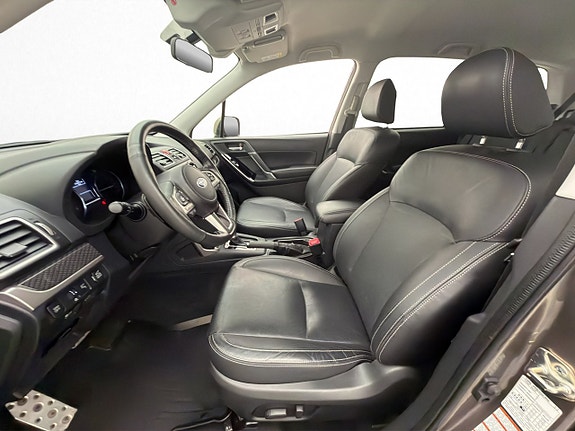 Subaru Forester 9 of 30