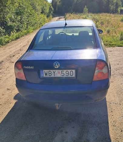 Volkswagen Passat 4 of 6