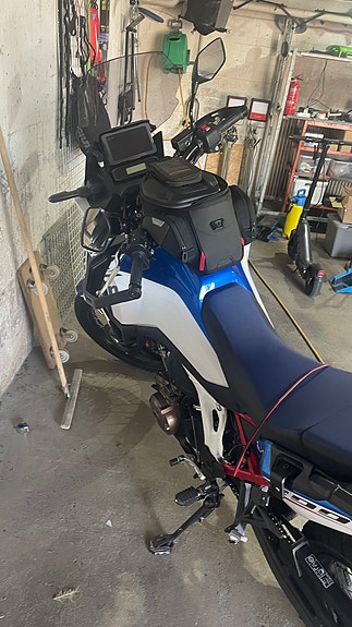 Honda CRF1100A 3 of 4