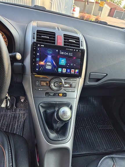 Toyota Auris 2 of 5
