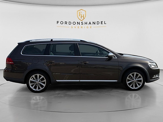 Volkswagen Passat Alltrack 4 of 11