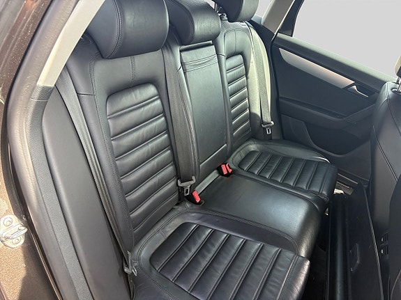 Volkswagen Passat Alltrack 9 of 11