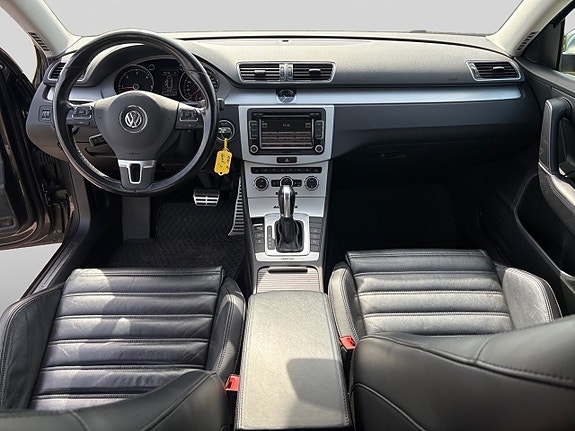 Volkswagen Passat Alltrack 8 of 11