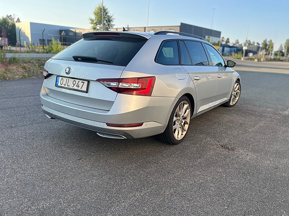 Skoda Superb 3 of 5