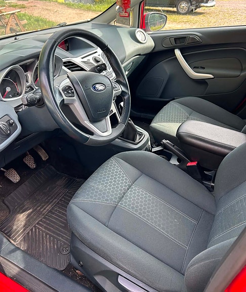 Ford Fiesta 5 of 5