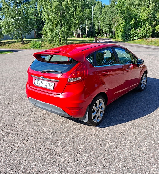 Ford Fiesta 4 of 5
