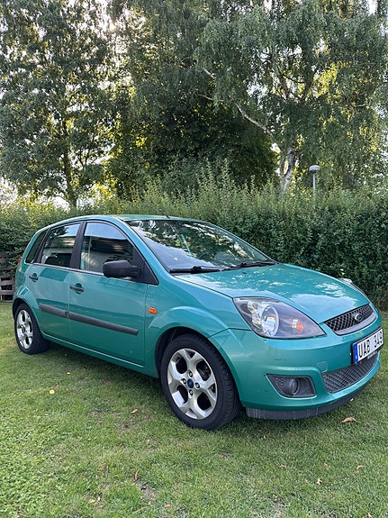 Ford Fiesta 3 of 5