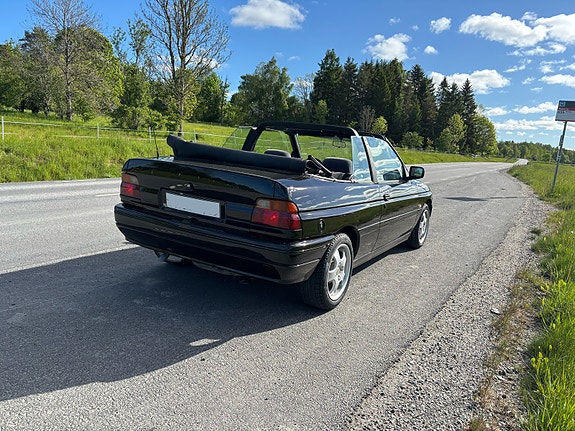 Ford Escort 2 of 2