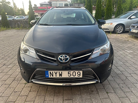 Toyota Auris 3 of 5