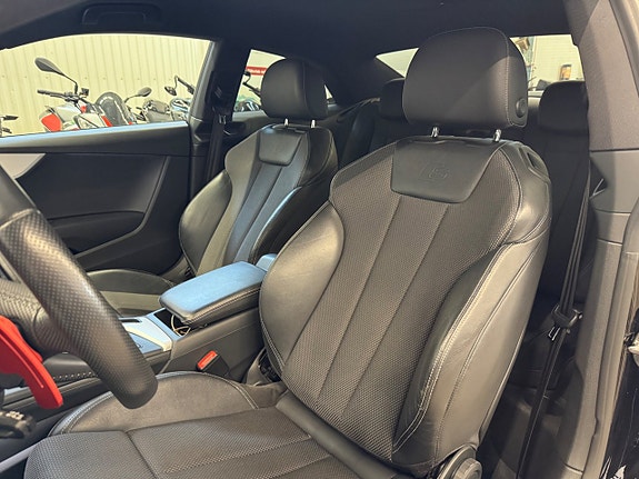 Audi A5 9 of 18