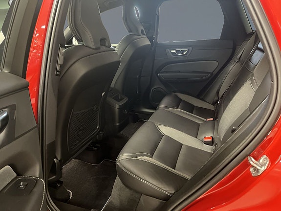 Volvo XC60 8 of 11