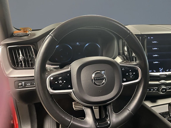 Volvo XC60 5 of 11