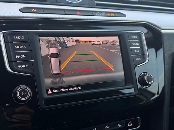 Volkswagen Passat Alltrack 5 of 19
