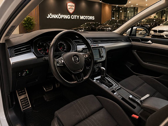 Volkswagen Passat Alltrack 4 of 19