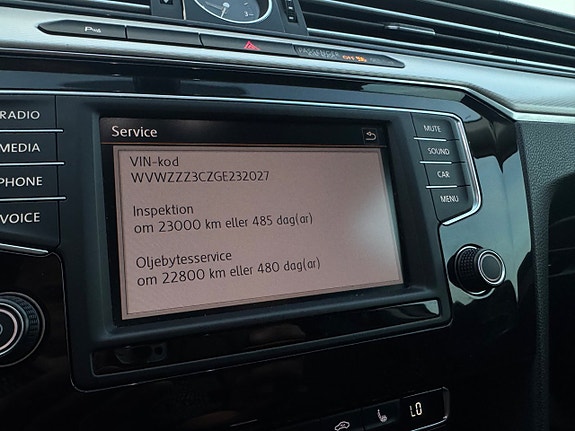 Volkswagen Passat Alltrack 6 of 19