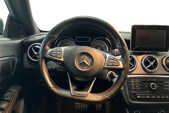 Mercedes-Benz CLA200 15 of 22