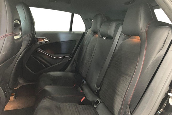 Mercedes-Benz CLA200 13 of 22