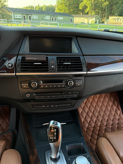 BMW X5 9 of 17