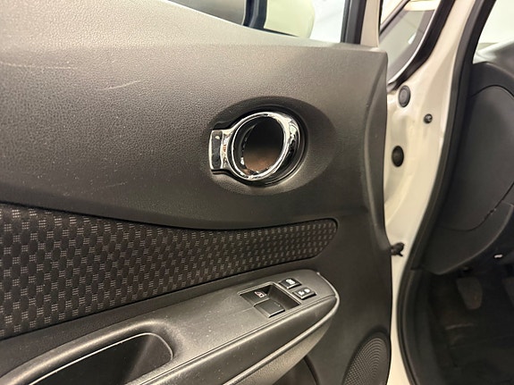 Nissan Note 8 of 27