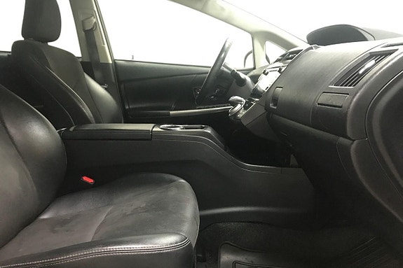 Toyota Prius+ 16 of 25