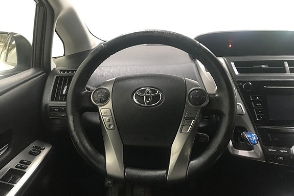 Toyota Prius+ 17 of 25