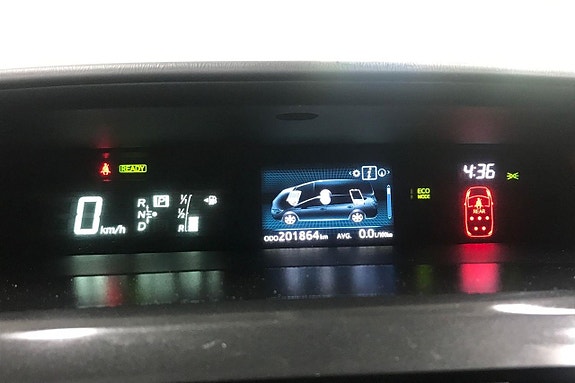 Toyota Prius+ 18 of 25